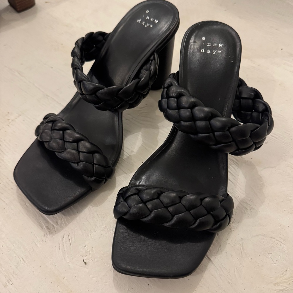 black chunky heels
